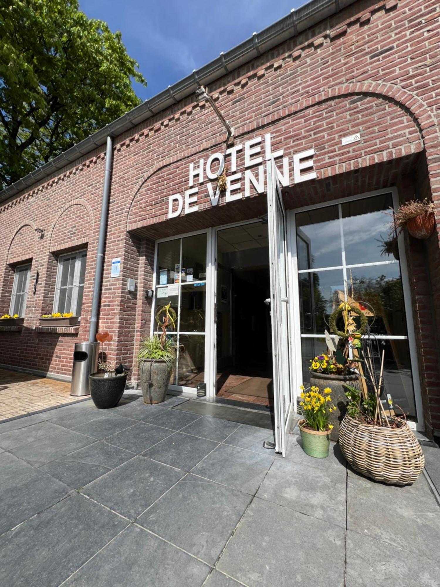 Hotel De Venne Genk Luaran gambar