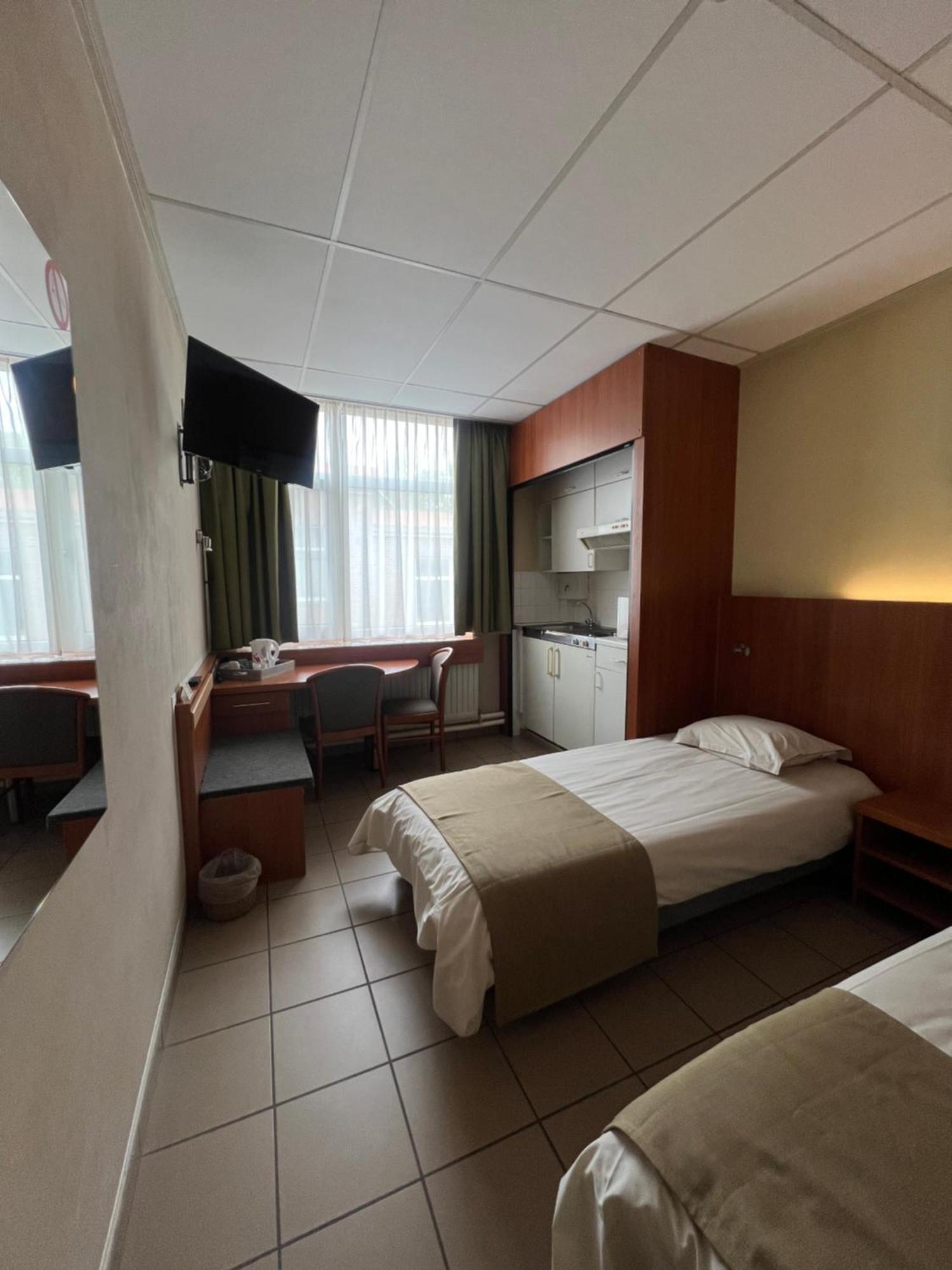 Hotel De Venne Genk Luaran gambar