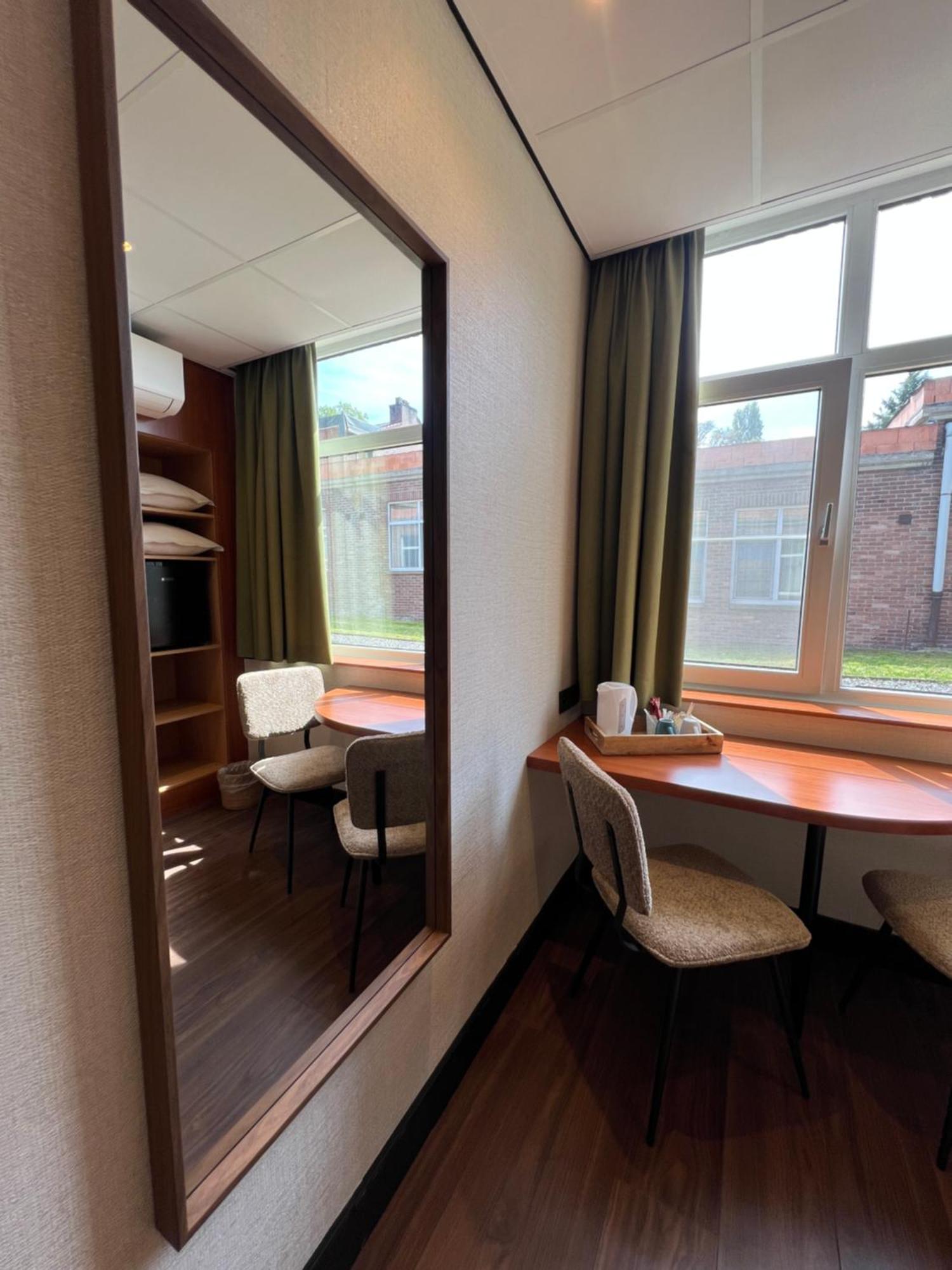 Hotel De Venne Genk Luaran gambar
