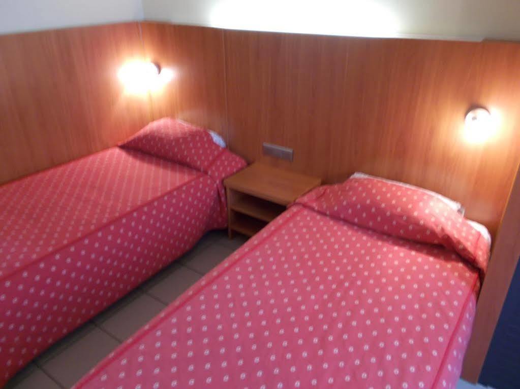 Hotel De Venne Genk Luaran gambar